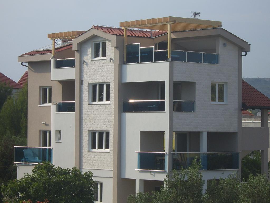 Apartments Villa Erik โรกอซนิซา ภายนอก รูปภาพ