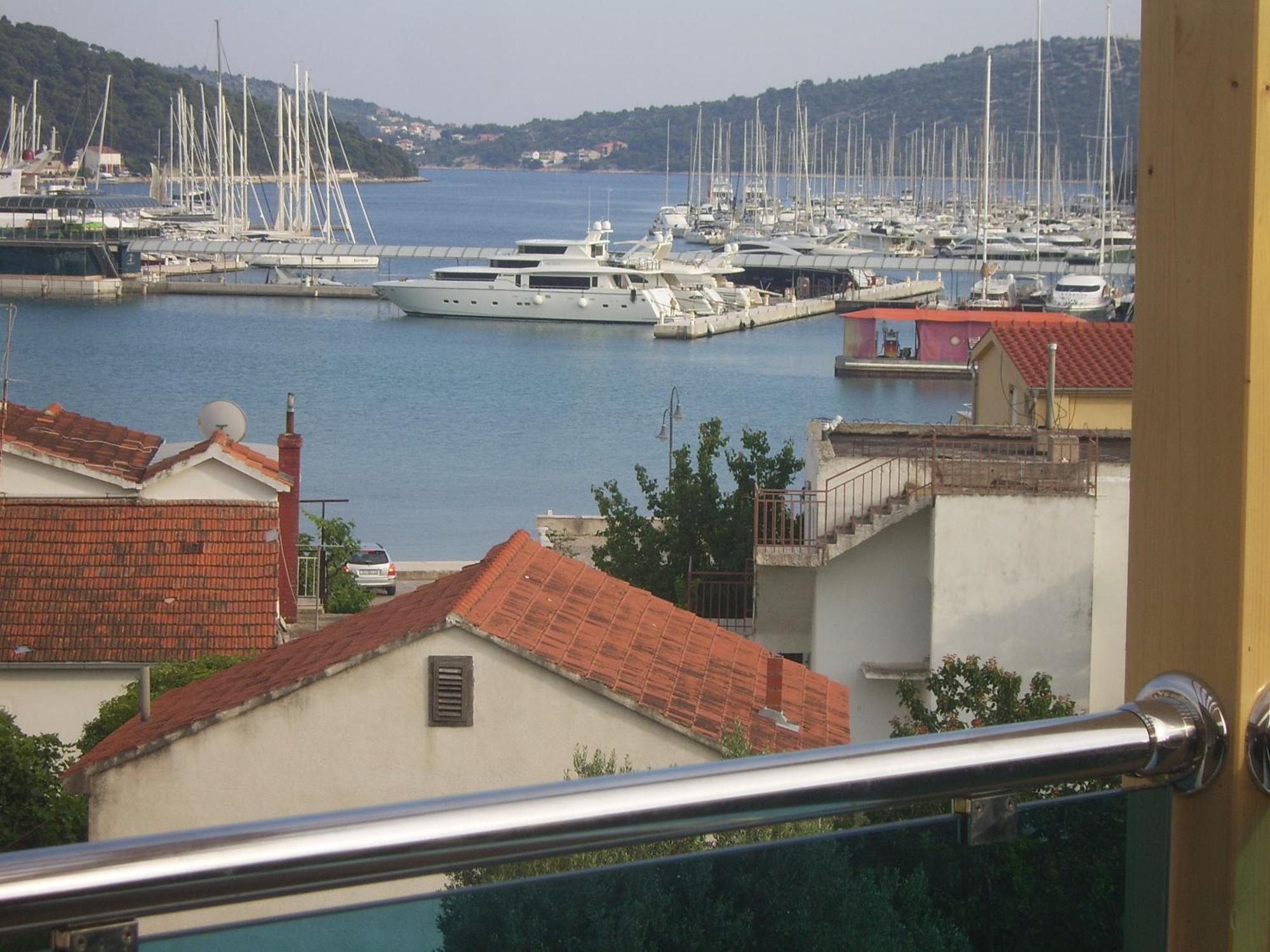 Apartments Villa Erik โรกอซนิซา ห้อง รูปภาพ
